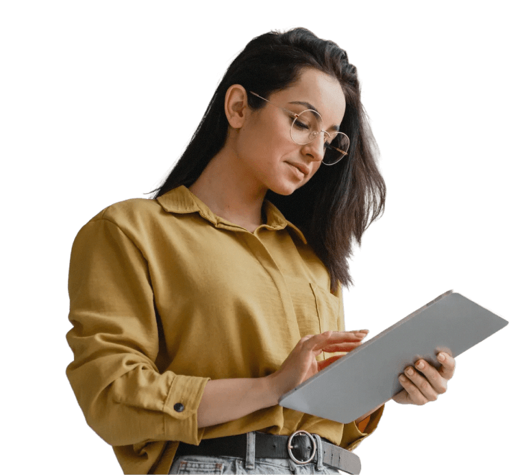 Mulher segurando tablet - sentinela